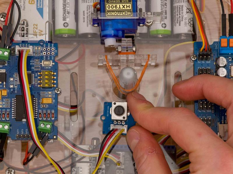 Potentiometer must in middle position